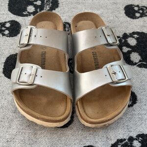 Casual Silver Women’s Sandals sz 6